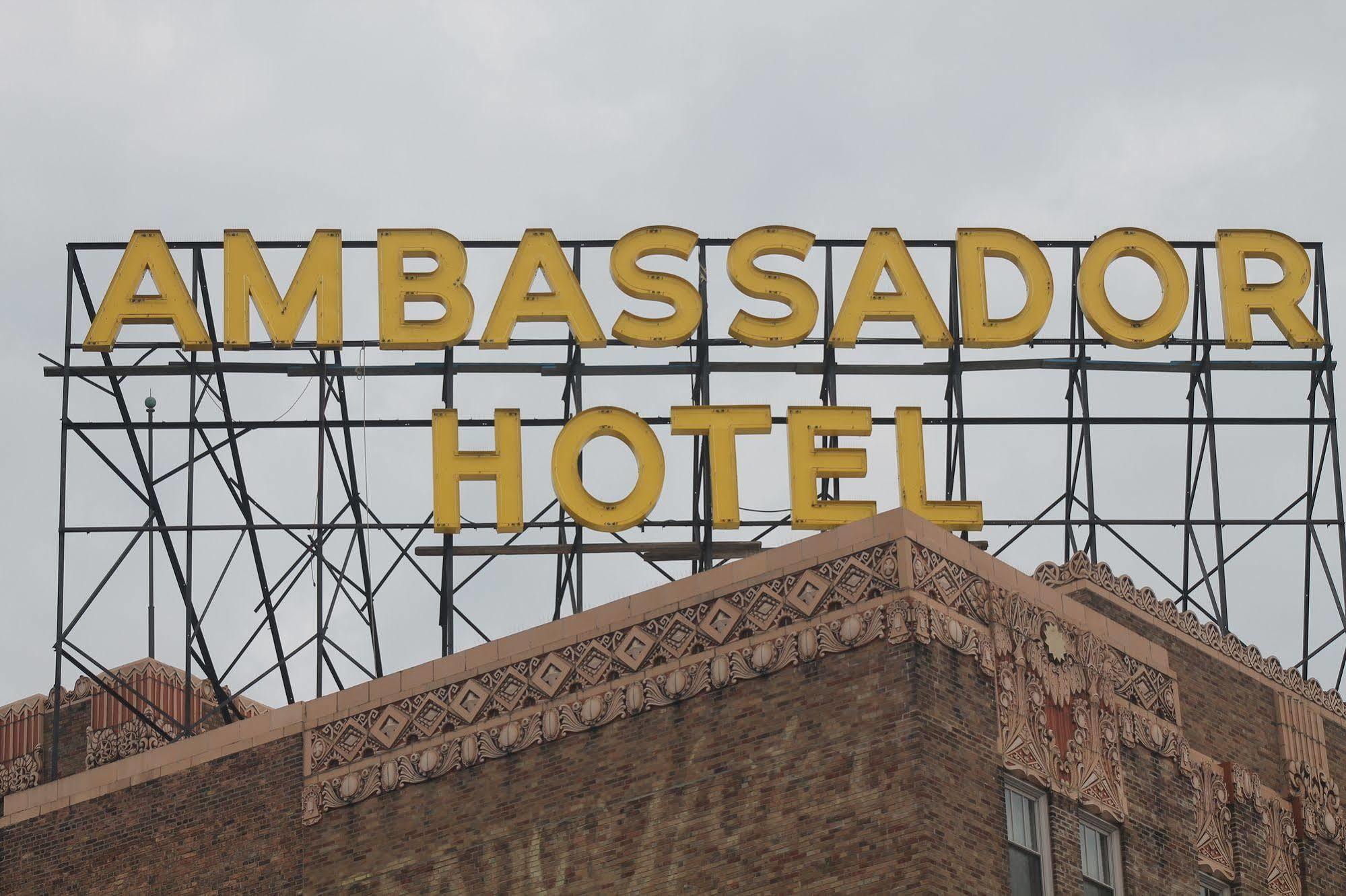 Ambassador Hotel Milwaukee, Trademark Collection By Wyndham Luaran gambar